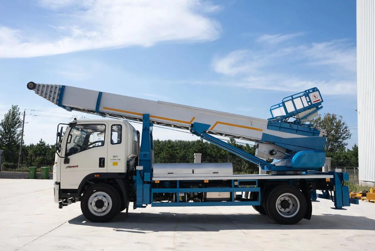 鹿邑云梯上料车租赁费用