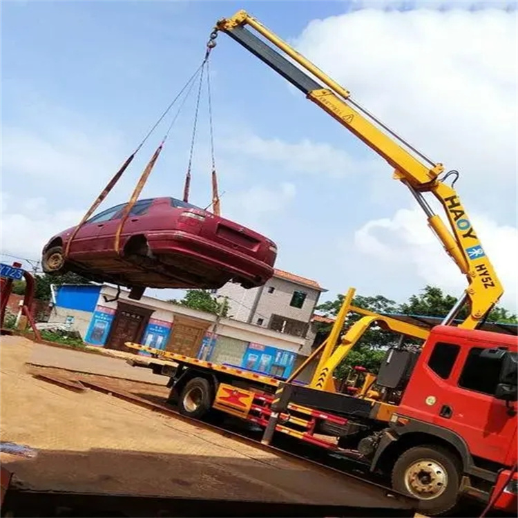 鹿邑吊车吊汽车的正确方法